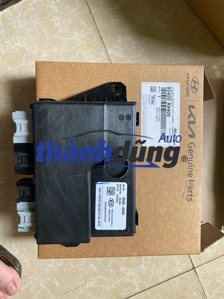 HỘP ĐIỀU KHIỂN MỞ CỐP KIA SEDONA 2019-2021