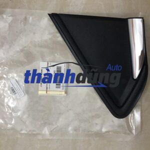 ỐP TAM GIÁC LIỀN MẠ MITSUBISHI XPANDER