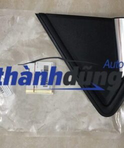 ỐP TAM GIÁC LIỀN MẠ MITSUBISHI XPANDER