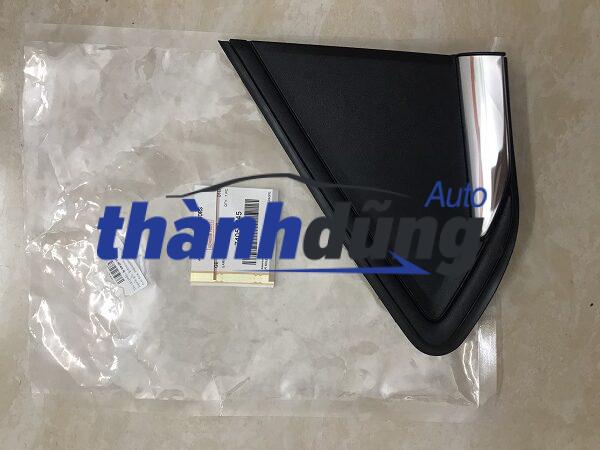 ỐP TAM GIÁC LIỀN MẠ MITSUBISHI XPANDER