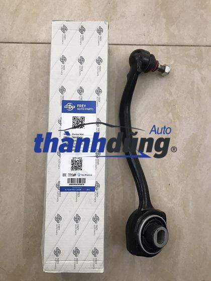 CÀNG I DƯỚI TRÁI MERCEDES C200