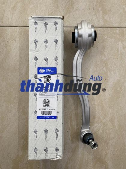 CÀNG I TRÊN TRÁI MERCEDES C200