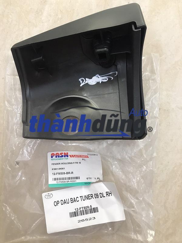 ỐP BẬC LÊN XUỐNG SAU TOYOTA FORTUNER