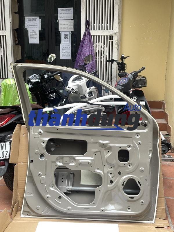 CÁNH CỬA TRƯỚC MITSUBISHI OUTLANDER 2012-2022
