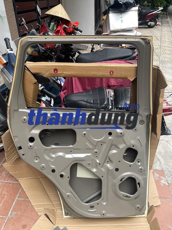 CÁNH CỬA SAU MITSUBISHI OUTLANDER