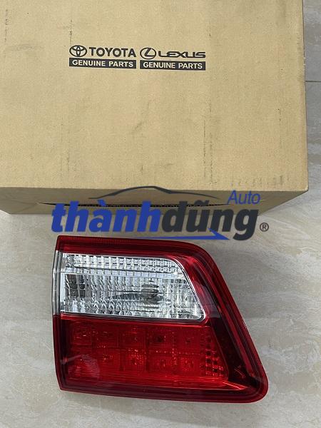 ĐÈN HẬU MIẾNG TRONG TOYOTA FORTUNER 2011