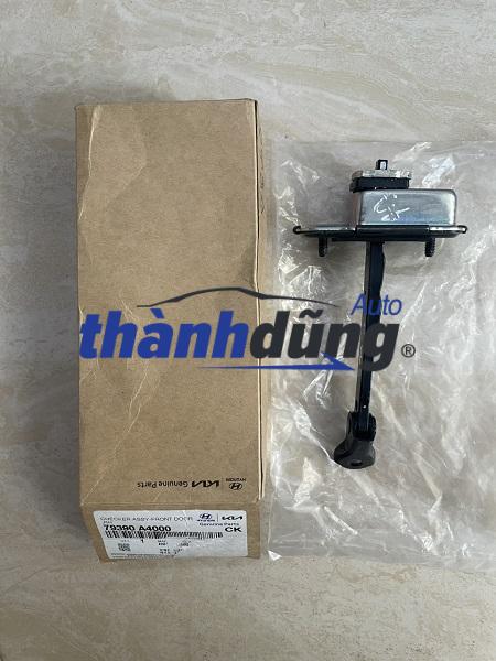 HẠN CHẾ CÁNH CỬA KIA RONDO 2014