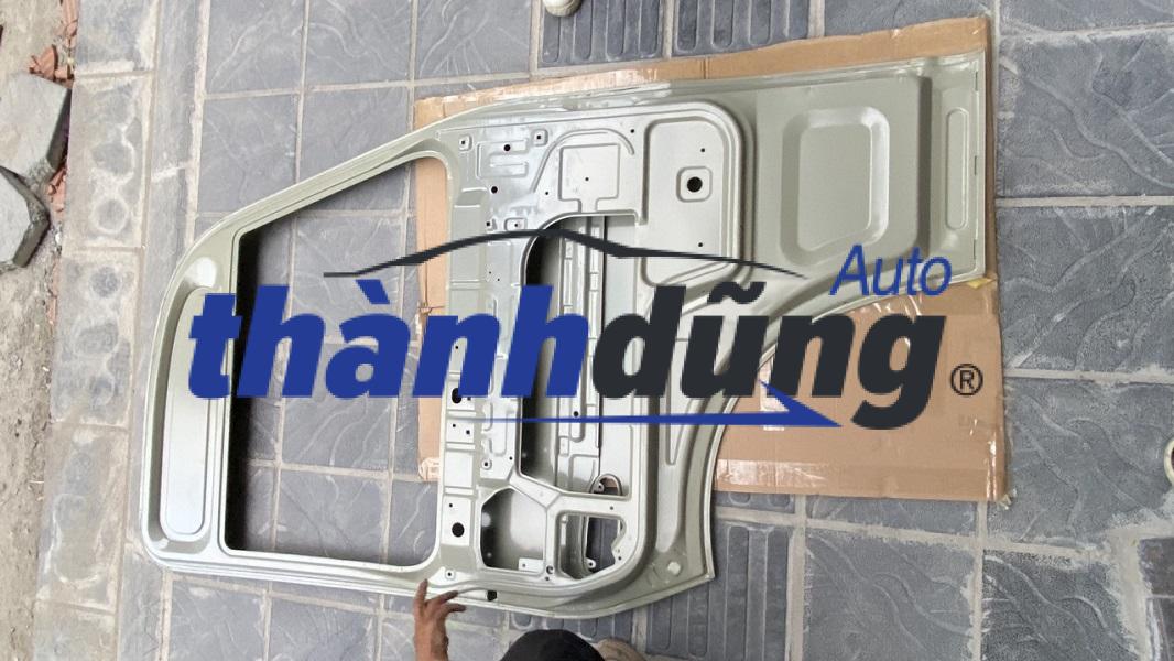 CÁNH CỬA HYUNDAI COUNTY 2018