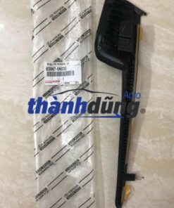 ỐP CHÂN KÍNH CHẮN GIÓ TRƯỚC TRÁI TOYOTA INNOVA