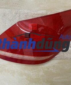 ỐP NHỰA MẶT ĐÈN HẬU MERCEDES C200 2013