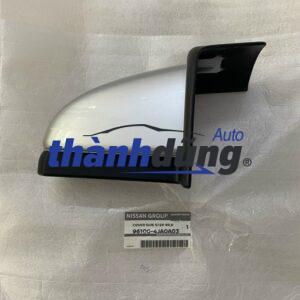 ỐP BỆ DẪM LÊN XUỐNG NISSAN NAVARA 2012