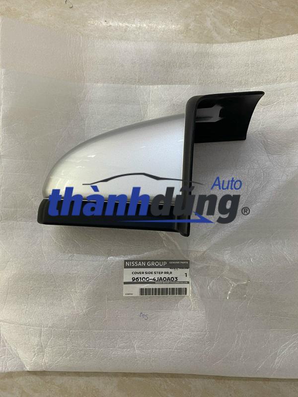 ỐP BỆ DẪM LÊN XUỐNG NISSAN NAVARA 2012