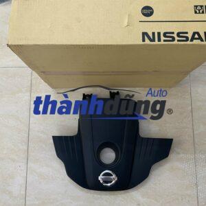 NẮP CHE ĐỘNG CƠ XE NISSAN NAVARA