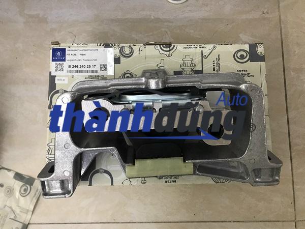 CHÂN ĐẦU MÁY MERCEDES CLA200 2014