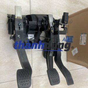 BÀN ĐẠP CHÂN CÔN CHEVROLET SPARK 2011-2016