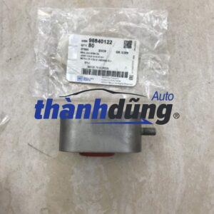 CAO SU TREO ỐNG XẢ CHEVROLET CRUZE 2015