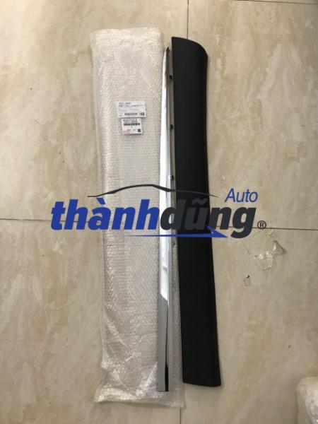 NẸP CÁNH CỬA TRƯỚC PHẢI LEXUS RX350 2011