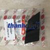ỐP CHÂN KÍNH CHẮN GIÓ TRÁI XE TOYOTA YARIS 2011