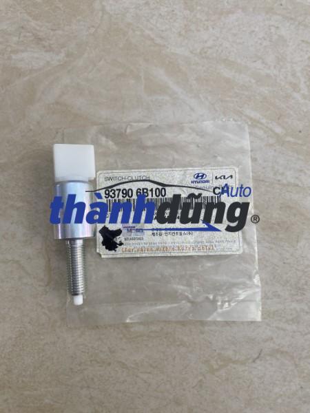 CÔNG TẮC CHÂN CÔN HYUNDAI HD120