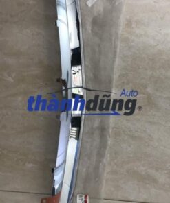 NẸP MẠ GIỮA CẢN TRƯỚC XE MERCEDES C350