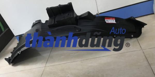 chắn bùn tai xe toyota rush