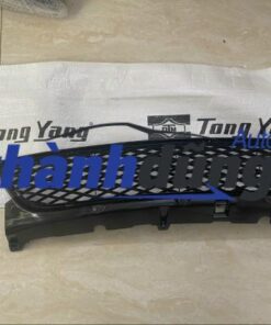 LƯỚI BA ĐỜ SỐC TRƯỚC XE MAZDA 3 2006