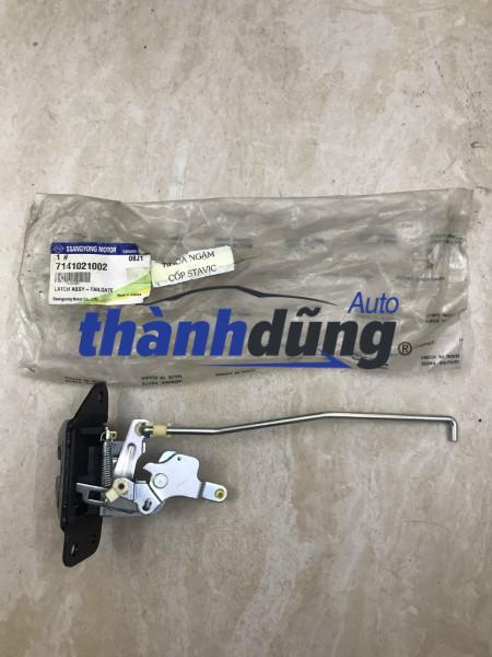 Ổ NGẬM CỐP HẬU SSANGYONG STAVIC 2004