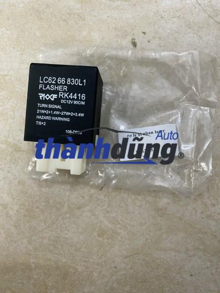 RƠ LE XI NHAN FORD LASER 2000