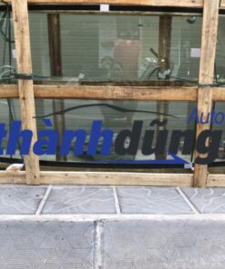 kính chắn gió trước isuzu nqr400