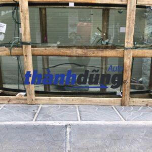 kính chắn gió trước isuzu nqr400