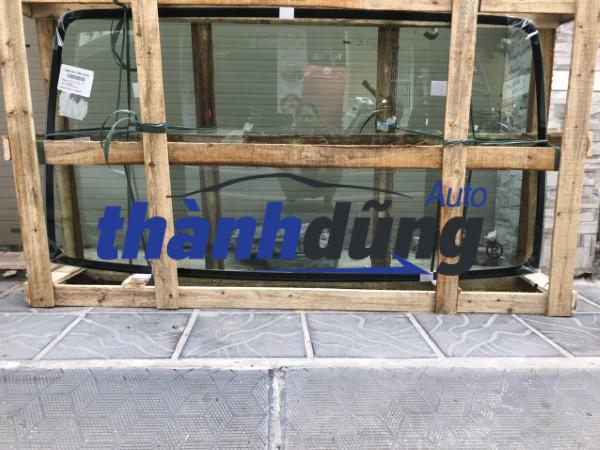 kính chắn gió trước isuzu nqr400