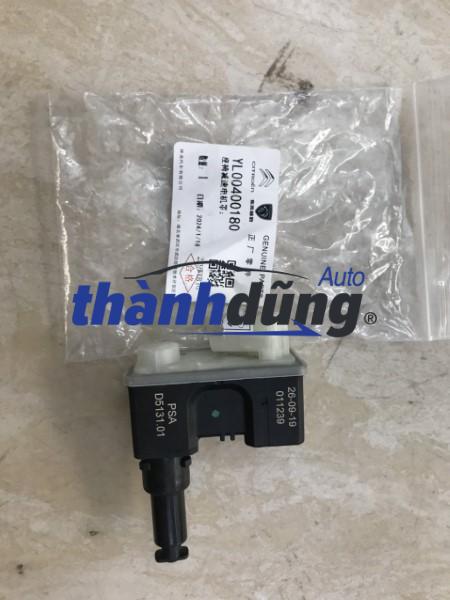 khoá nắp bình xăng peugeot 5008