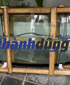 kính chắn gió trước xe suzuki vitara 2002