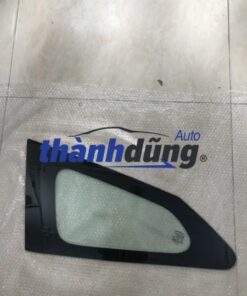 kính hông sau trái toyota rush 2019