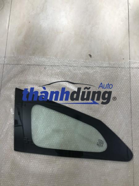 kính hông sau trái toyota rush 2019