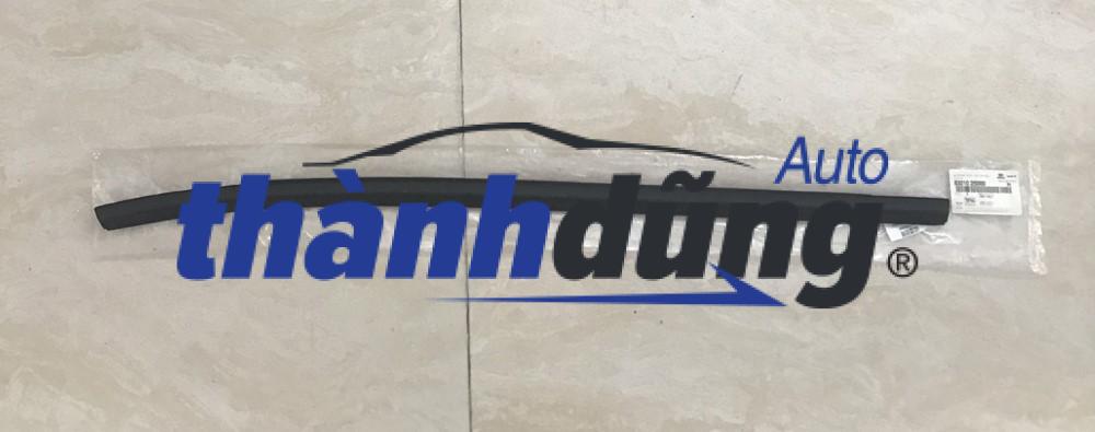 nẹp chân kính xe hyundai tucson 2011