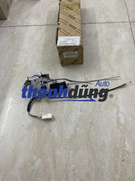 ổ ngậm cốp hậu xe toyota fortuner 2010