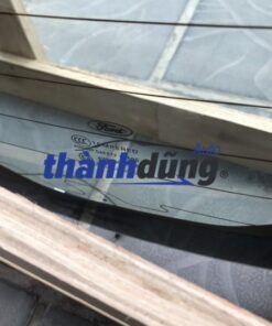 kính chắn gió sau ford ecosport