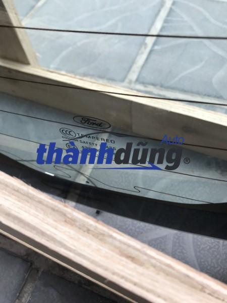 kính chắn gió sau ford ecosport