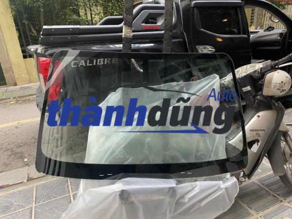 kính chắn gió trước nissan navara d23m 2017