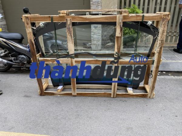 kính chắn gió trước hyundai solaris 2019