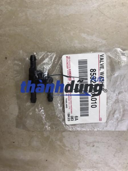 van chia nước rửa kính lexus rc200t