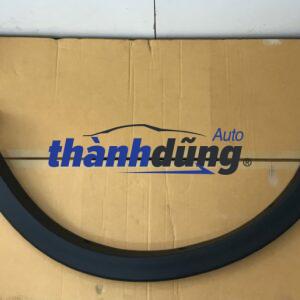 ốp hông bánh sau phụ ford ranger 2023