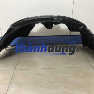 lòng dè chắn bùn bên phải xe nissan navara