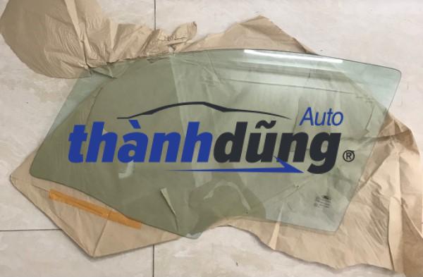 kính cánh cửa trước ford fiesta 2014