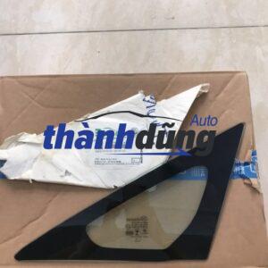 kính tam giác trước phải toyota innova