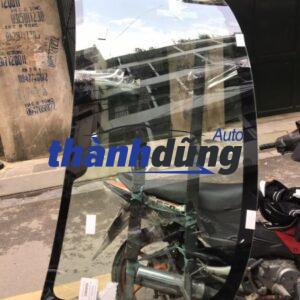 kính chắn gió trước xe ford transit 2009