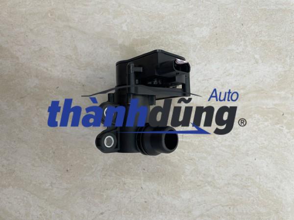 van chia nước nóng mercedes glc350 2024