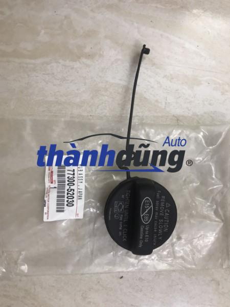 nắp bình xăng trong toyota fortuner 2006-2015 | 7730052030