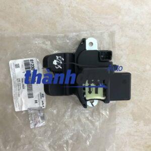 Ổ NGẬM CỐP HẬU XE HYUNDAI ACCENT 2014 | 812301R030